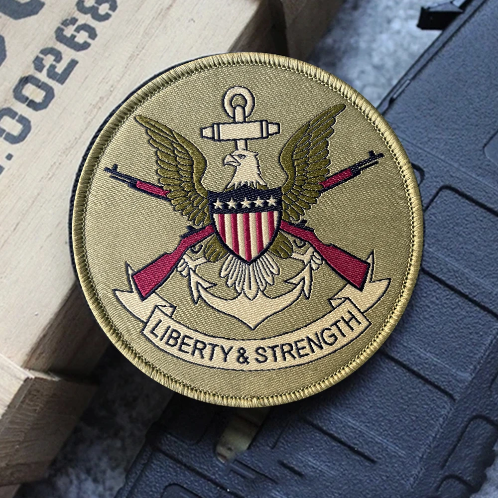 Parche táctico Liberty & Strength – Insignia militar con velcro - imagen 4
