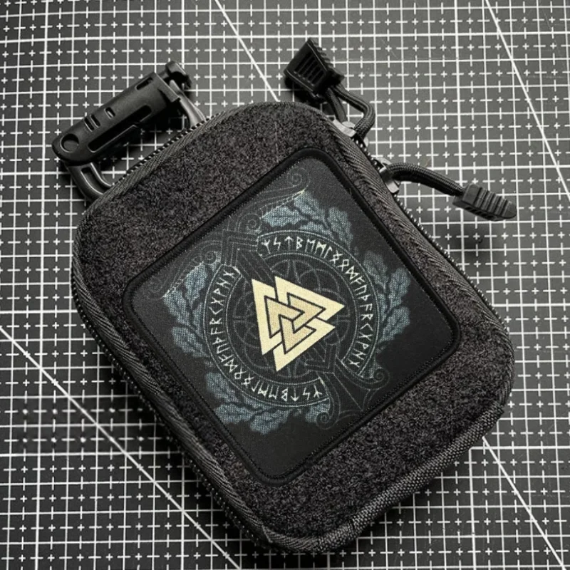 Parche táctico 'Los árboles Valknut y Igradrasil' insignia de moral estampado gancho y bucle brazalete mochila ropa pegatina brazalete - imagen 3