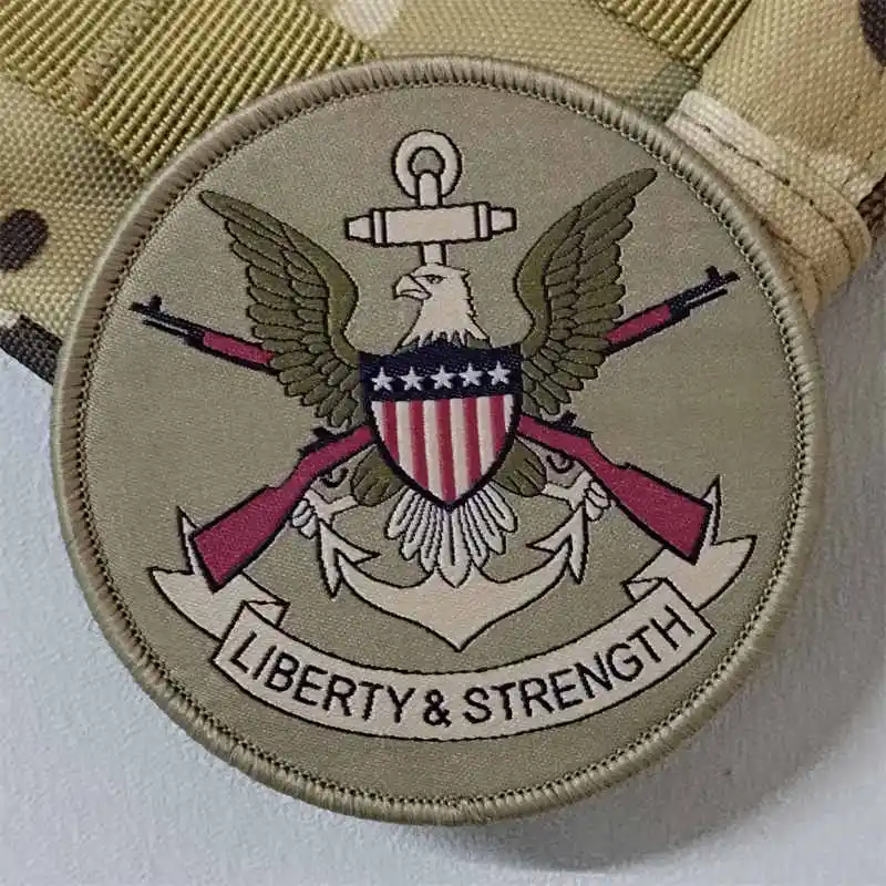 Parche táctico Liberty&Strength con velcro – Insignia moral airsoft - imagen 2