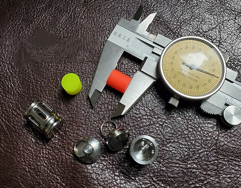 COLLAR COLGANTE de cuchillo de aleación de titanio de almacenamiento de luz reflectante luminosa de agujero redondo de ocho linternas, 11 luces - imagen 3