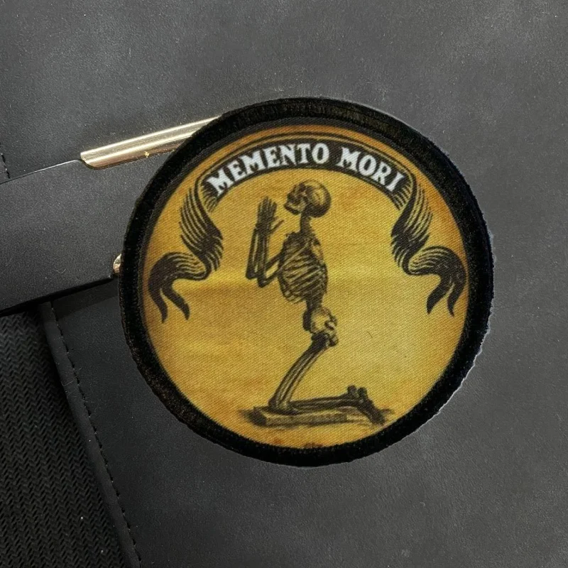 Memento Mori-insignia de moral con gancho y bucle, parches tácticos de oración de calavera y baile, brazalete militar, mochila, sombrero, pegatinas - imagen 5