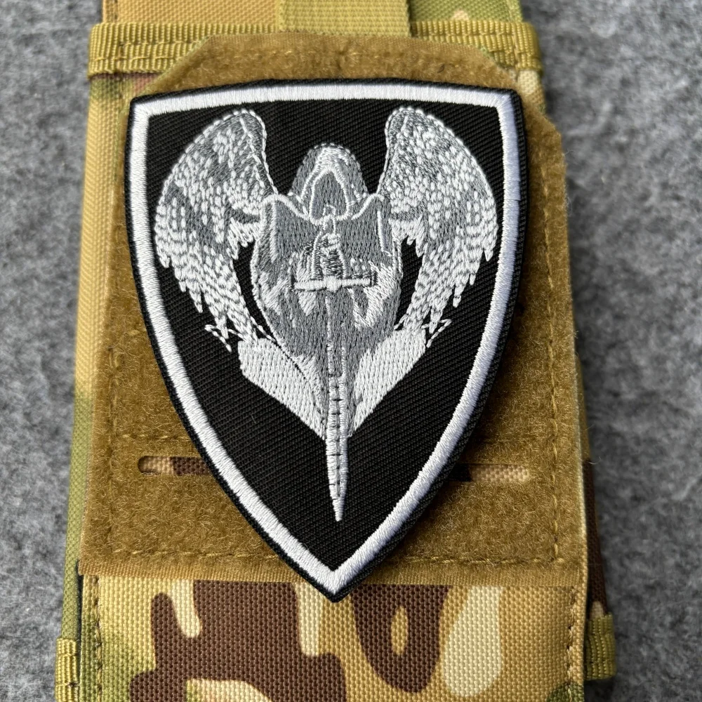 Parche táctico bordado arcángel guerrero velcro mochila y chaqueta - imagen 5