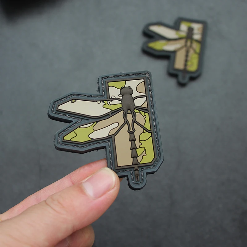 Accesorios para bolsas al aire libre, insignia de PVC de libélula de Color MC de camuflaje todoterreno, réplica de moral, parche para mochila de castor - imagen 3