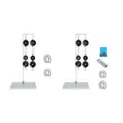 Conjunto experimentos física con sistemas poleas, ganchos soporte y báscula resorte para aprender principios en