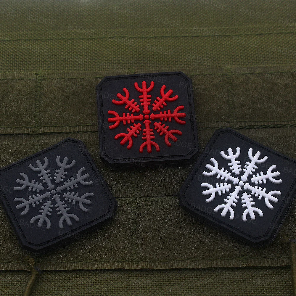Parche de martillo vikingo de PVC, brújula Odin de goma, insignia blanca que brilla en la oscuridad, emblema táctico, brazalete personalizado - imagen 3