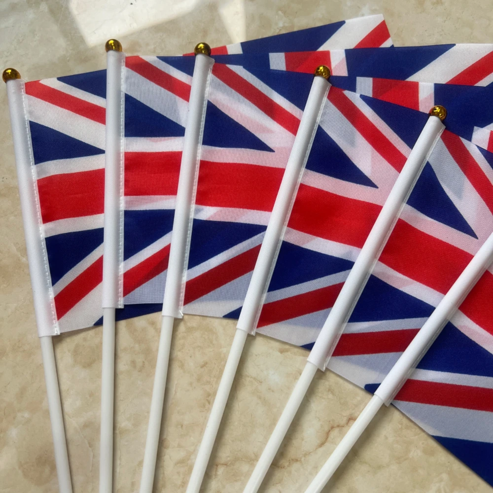 Bandera nacional de Inglaterra de 21x14cm, bandera voladora del Reino Unido, pancarta del Reino Unido de Gran Bretaña con mástilones de plástico, banderas onduladas a mano - imagen 3