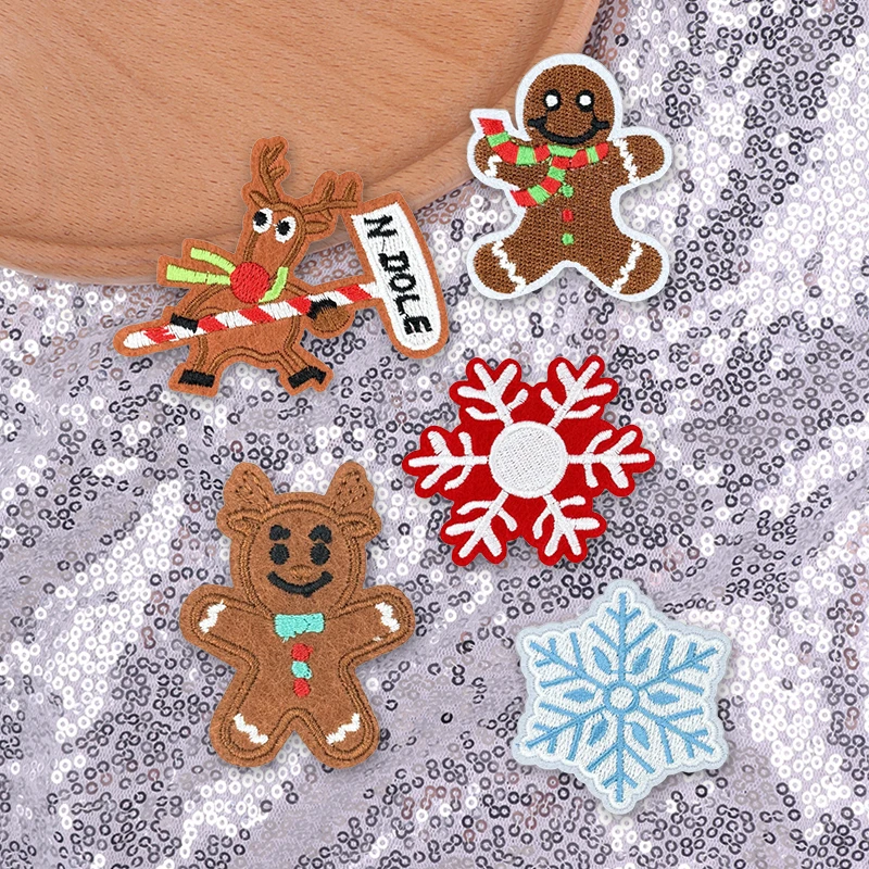 5 unids/set adornos navideños parches para planchar para ropa Santa Claus Joy Bell parche bordado apliques de regalo de Carnaval - imagen 4