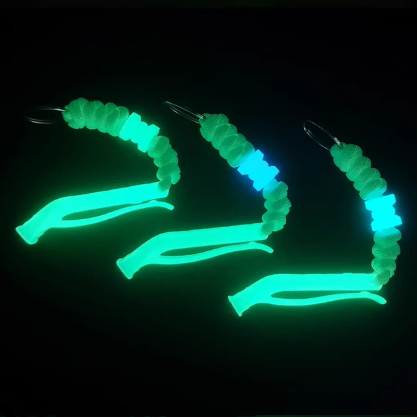 Silbato que brilla en la oscuridad, chaleco salvavidas de seguridad de emergencia para agua de decibelios ultraaltos, colgante de llavero con silbato de socorro BCD para buceo - imagen 5