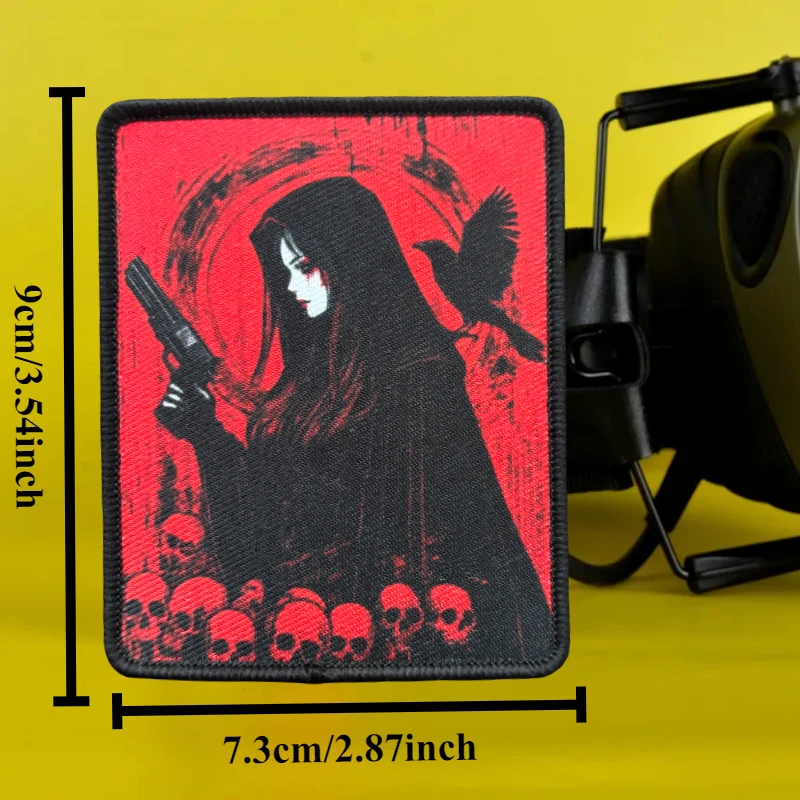 Parche de insignia de moral táctica de chica bruja de Anime, parches de gancho y bucle con estampado de calavera de cuervo, brazalete militar, ropa, pegatinas para mochila - imagen 3