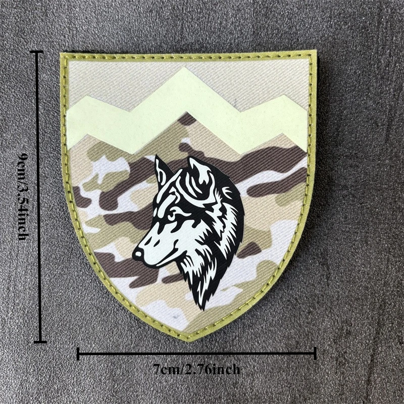 Parche táctico luminoso con escorpión de lobo en velcro - imagen 5