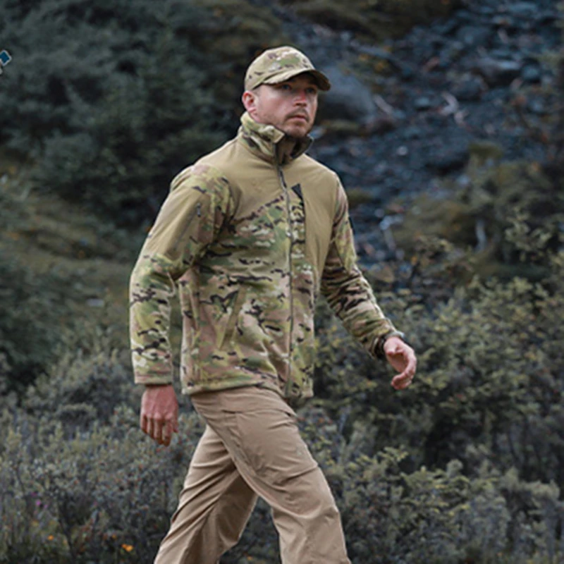 Composición y etiqueta de la chaqueta Emersongear