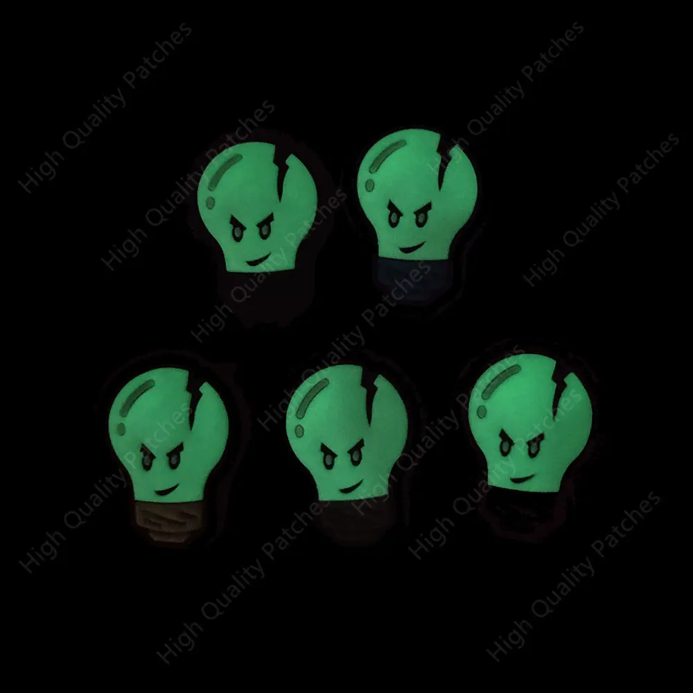 Mini bombilla de dibujos animados, paquete al aire libre con insignia, PVC, goma suave, pegatina mágica, parche brillante de color negro, parches de ropa - imagen 2