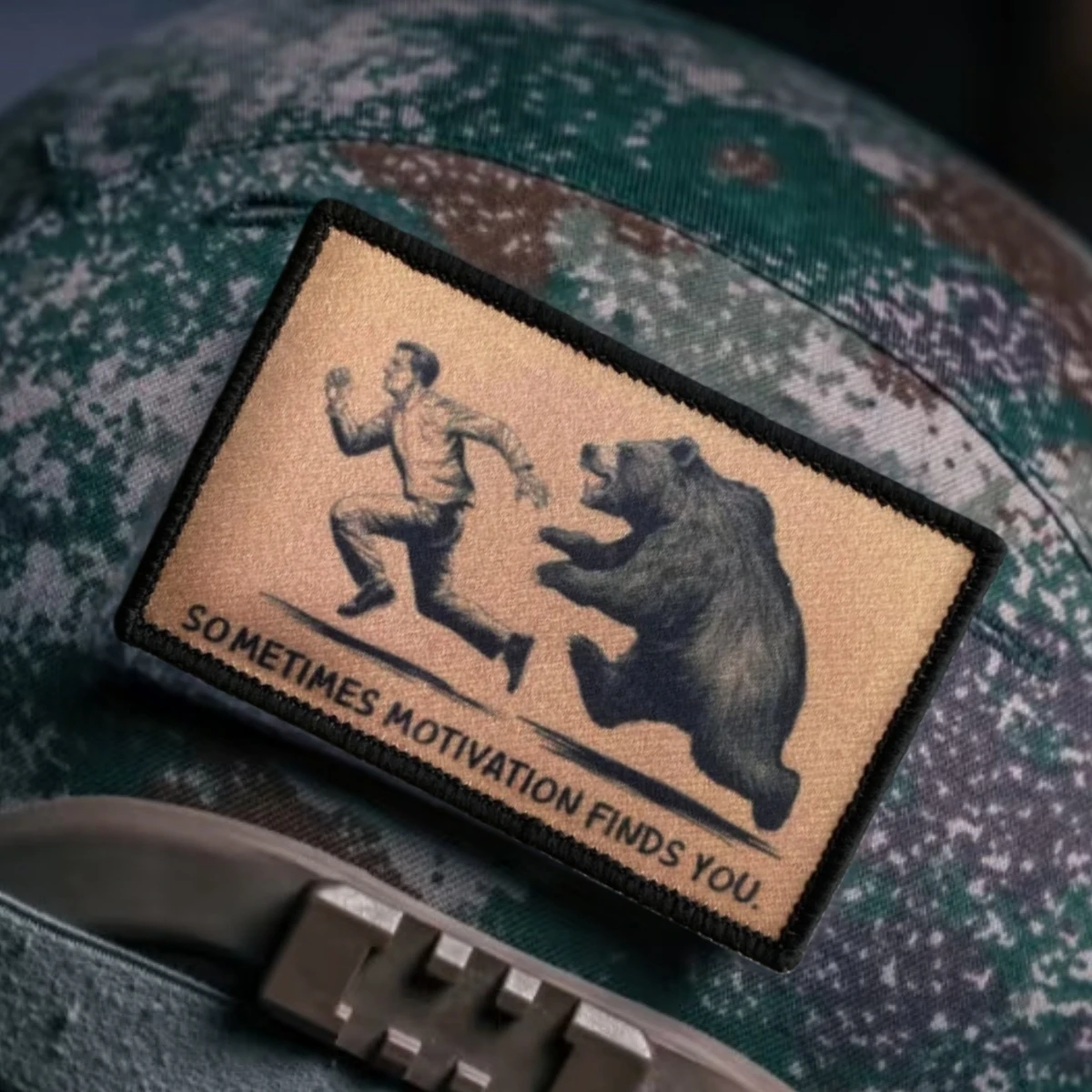 Parche táctico moral a veces la motivación te encuentra parches impresos de gancho y bucle Airsoft brazalete militar personalizado mochila Sticke - imagen 4