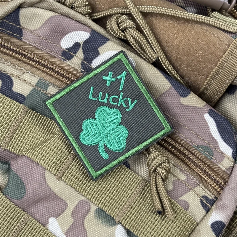 Parche bordado táctico "Lucky + 1" para ropa, insignia de moral, parche militar con gancho, pegatinas para mochila, brazalete - imagen 3