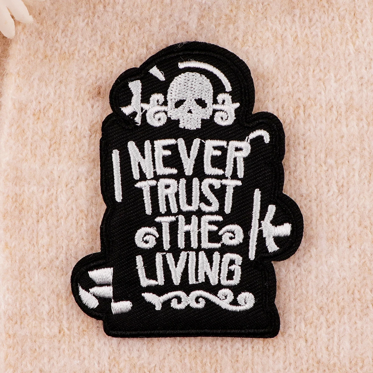 Parche bordado de nutria bonita, citas divertidas, parches para planchar para ropa, parches para festivales de música en ropa, insignias para coser DIY - imagen 3