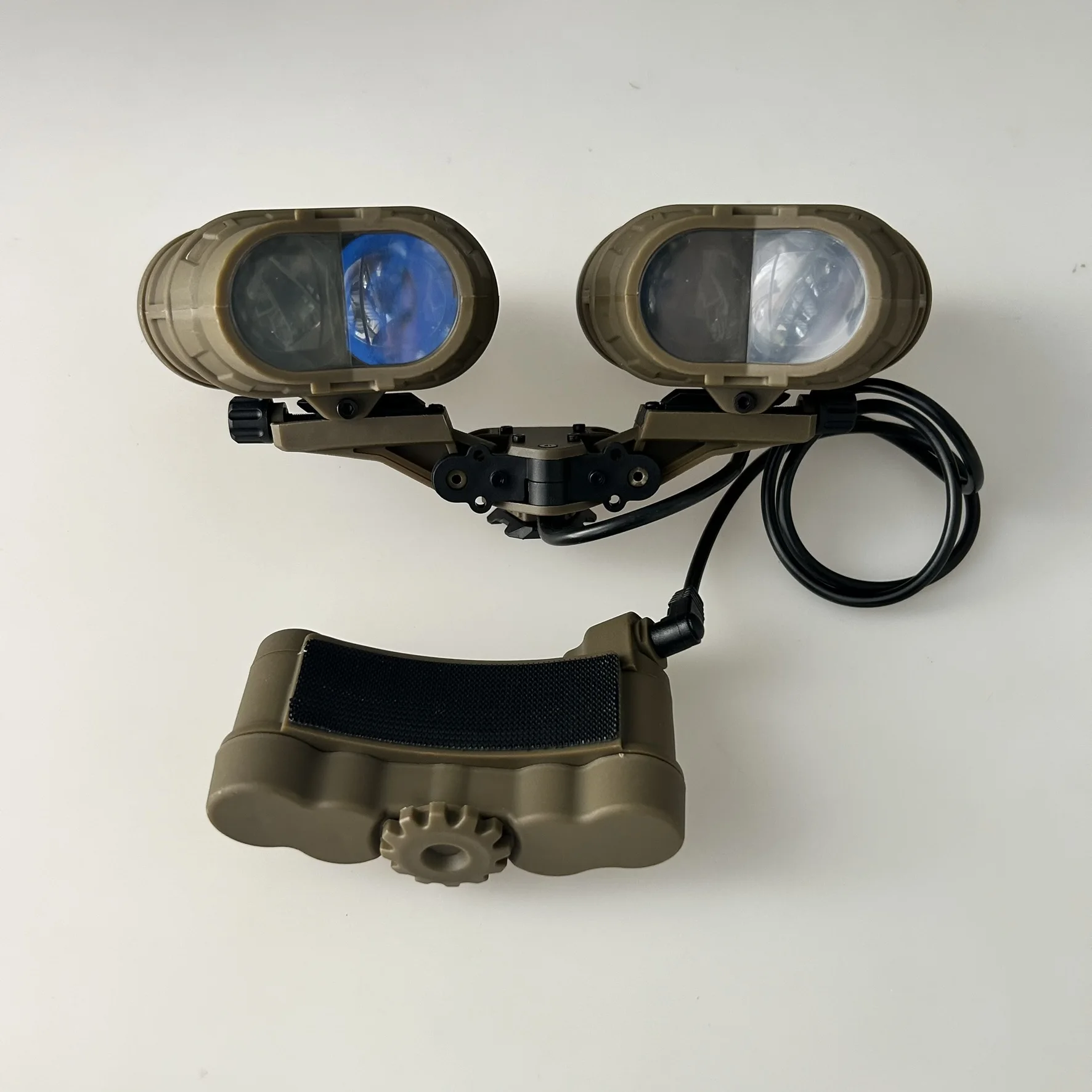 Gafas de visión de cuatro noches Flip-Up GPNVG-18 Modelo táctico no funcional - imagen 2