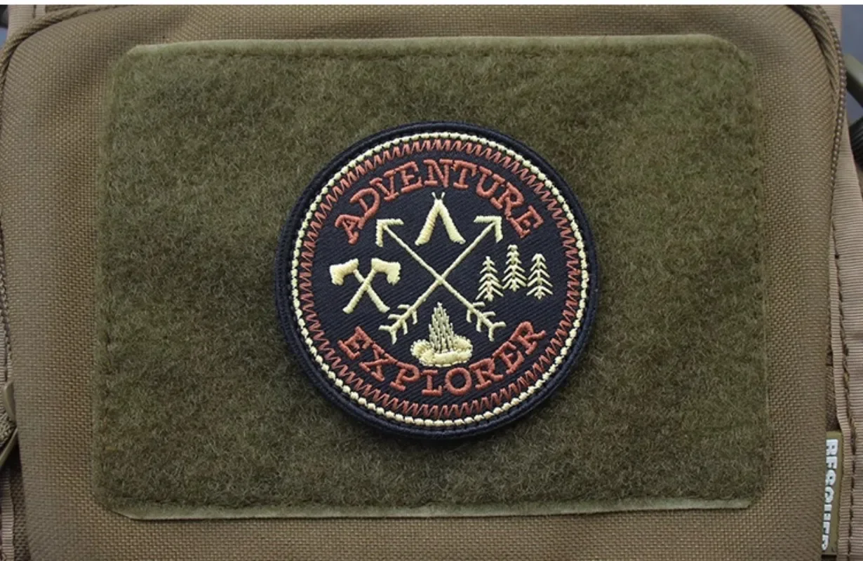 Nuevo diseño ADVENTURE insignia mágica bordada EXPLORER Camping al aire libre paquete de moral pegatina brazalete DIY - imagen 4