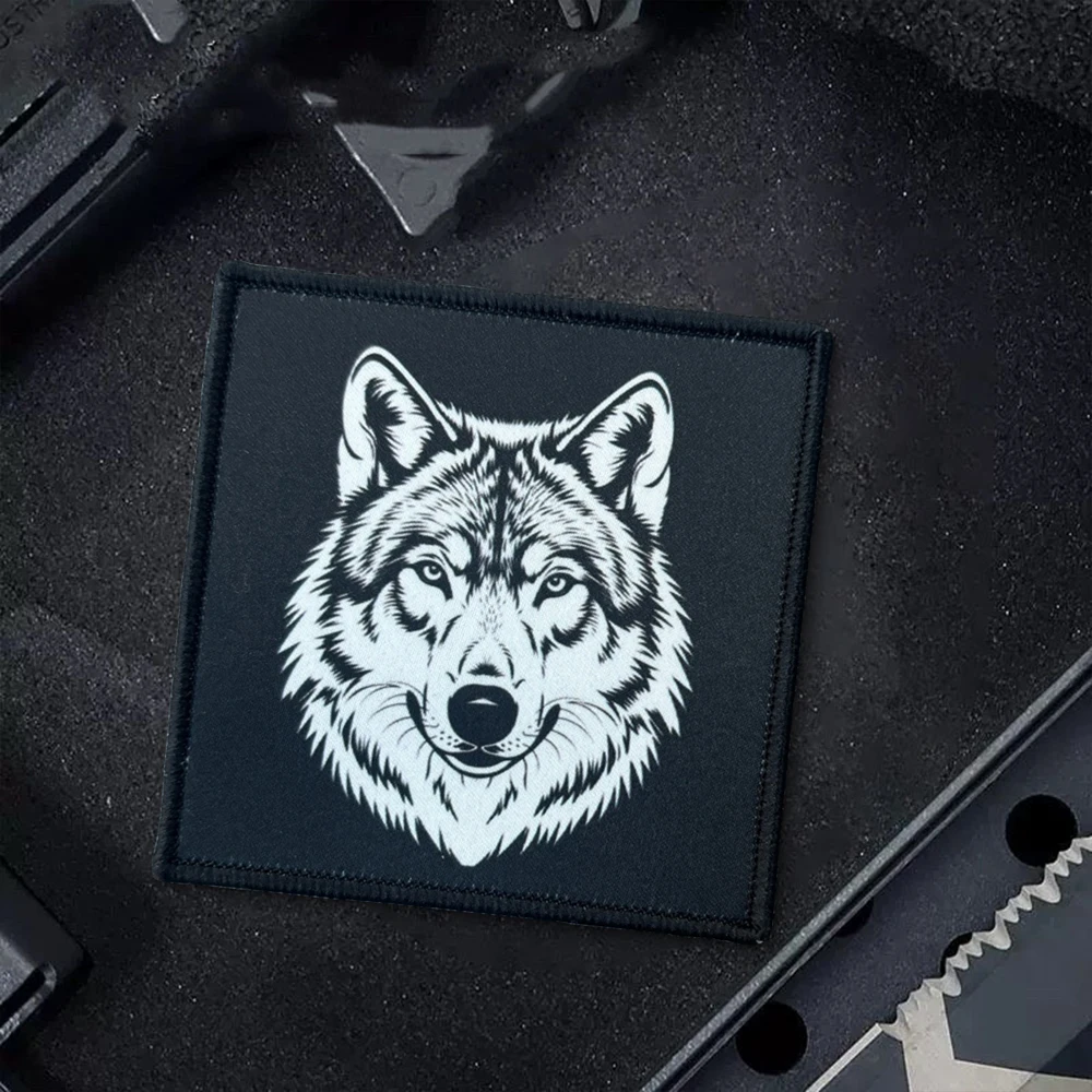 Parche táctico de cabeza de lobo, parches divertidos de gancho y bucle, insignia de moral, brazalete del ejército militar, pegatinas para mochila - imagen 4