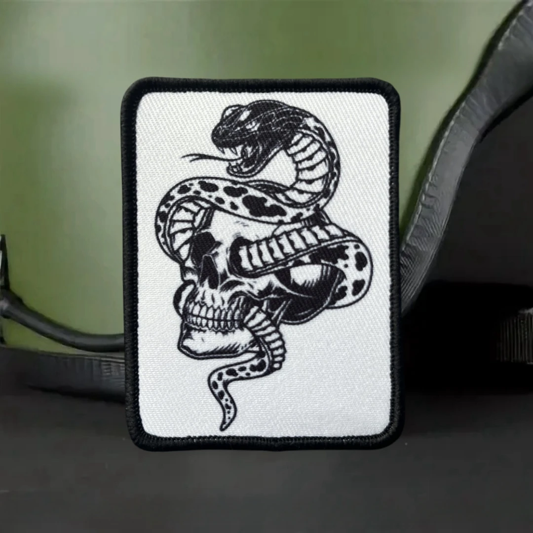 Insignia de moral táctica de serpiente dentro del cráneo, parches de gancho y bucle impresos en ropa, brazalete del ejército militar, pegatina para mochila - imagen 5