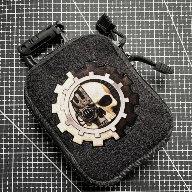 Parche de calavera mecánica, brazalete impreso, insignia de moral táctica militar, gancho y bucle, mochila, pegatinas decorativas para ropa - imagen 3