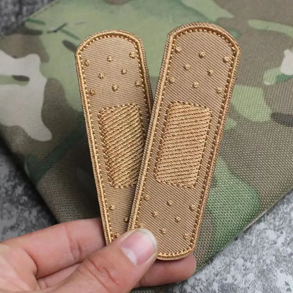 1 Uds. Parche de tela bordado con tira de vendaje de tirita falsa con apliques de decoración de bucle de gancho parches militares para sombreros de mochila - imagen 2