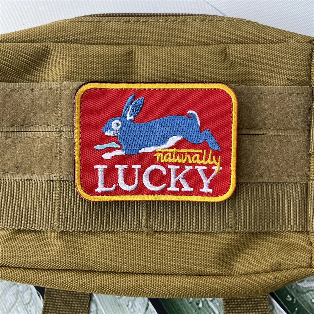Parches bordados de conejo de la suerte natural, insignia de moral táctica, mochila militar, pegatina de gancho y bucle - imagen 4