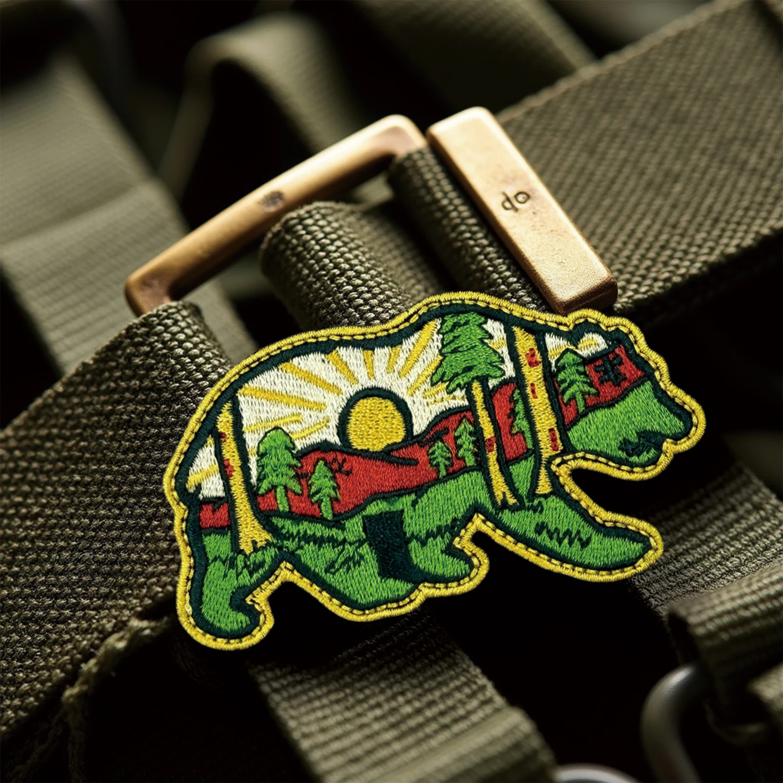 Bear Forest Sunset Velcros Parche Cierre de gancho y bucle Insignia bordada para mochila, chaqueta, gorras - imagen 4