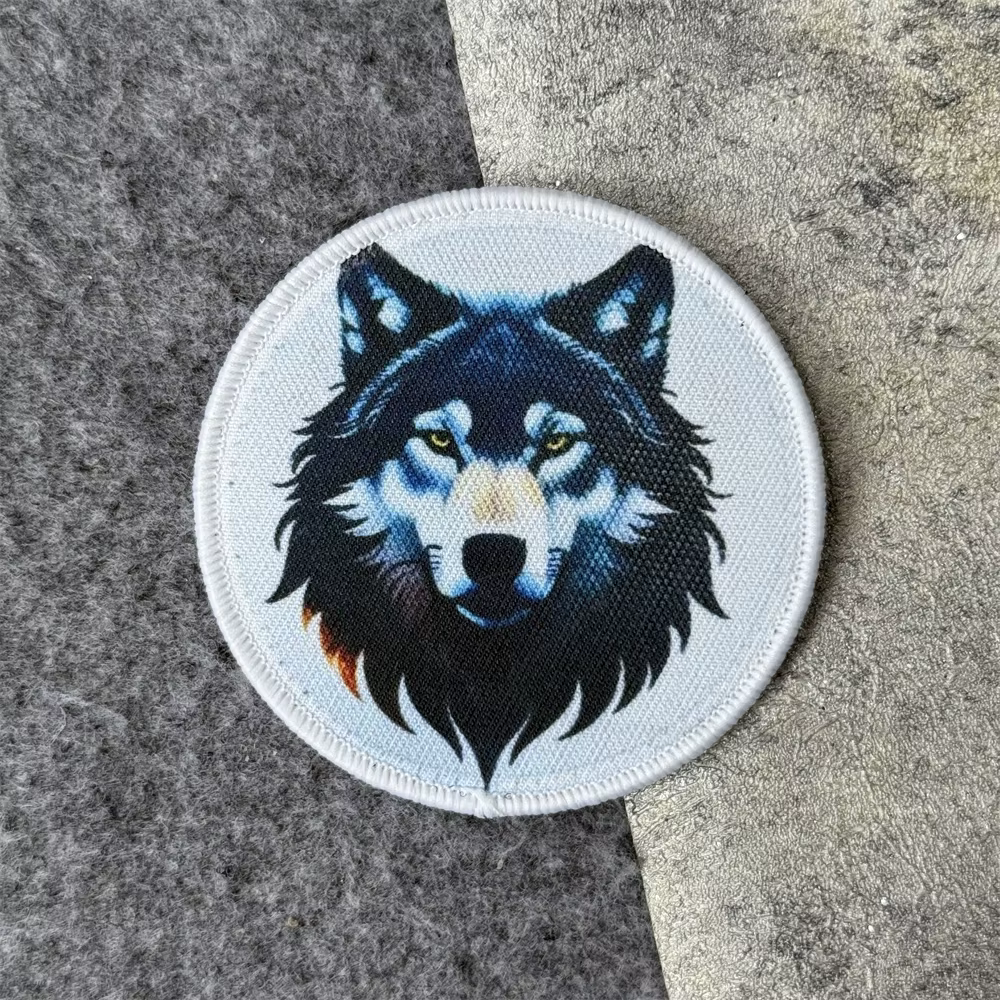 Parche táctico lobo – Velcro patch militar para mochila o chaleco MOLLE - imagen 4