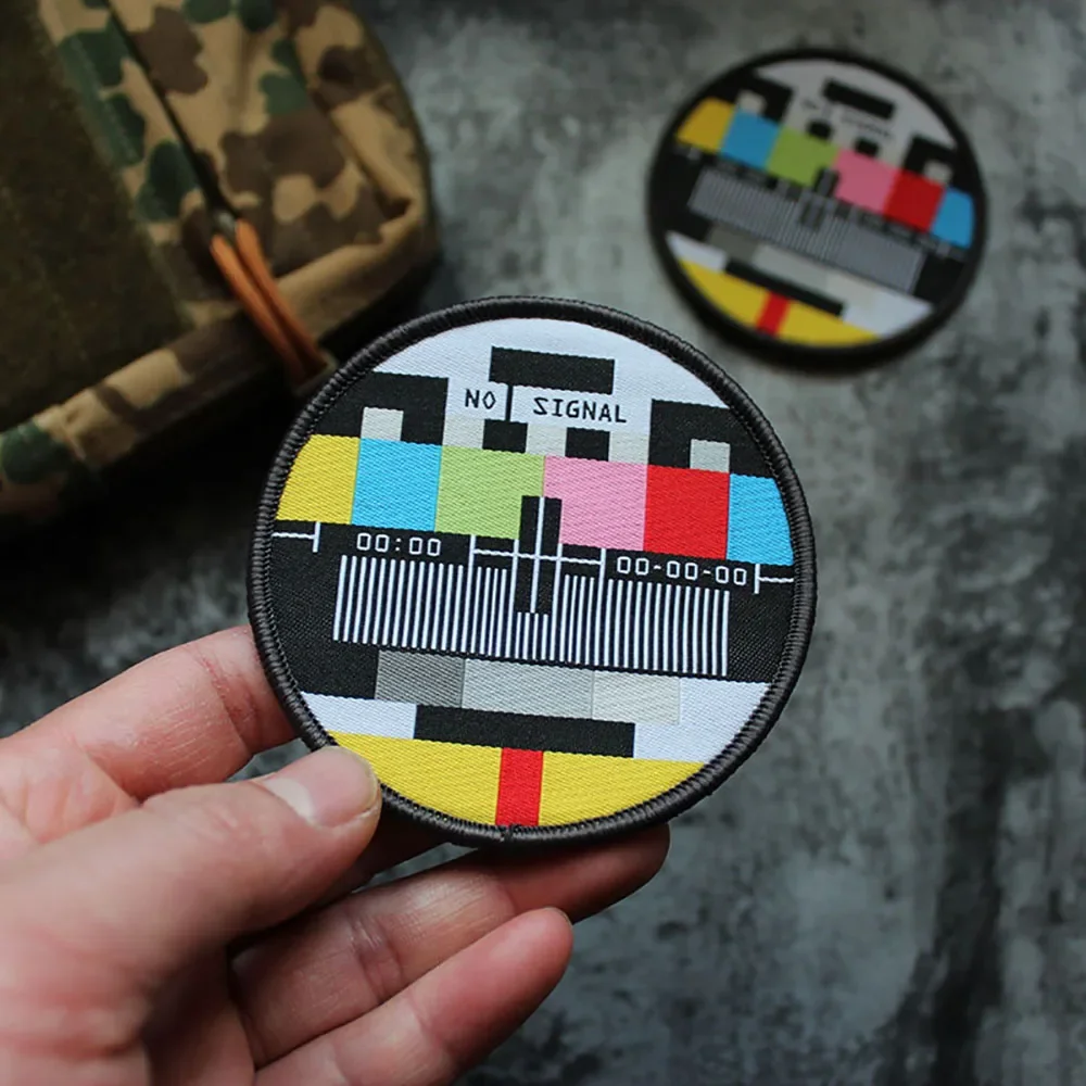 Parches de TV sin canales para ropa, insignias sin señal en la mochila, aplique de parche de moral militar con gancho y bucle nostálgico divertido - imagen 2