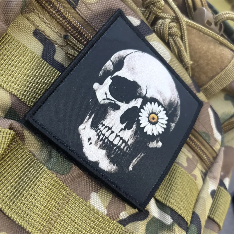 Parche táctico con estampado de "calavera y flor de Margarita" para ropa, insignia de moral militar, parches con gancho, pegatinas para mochila - imagen 5