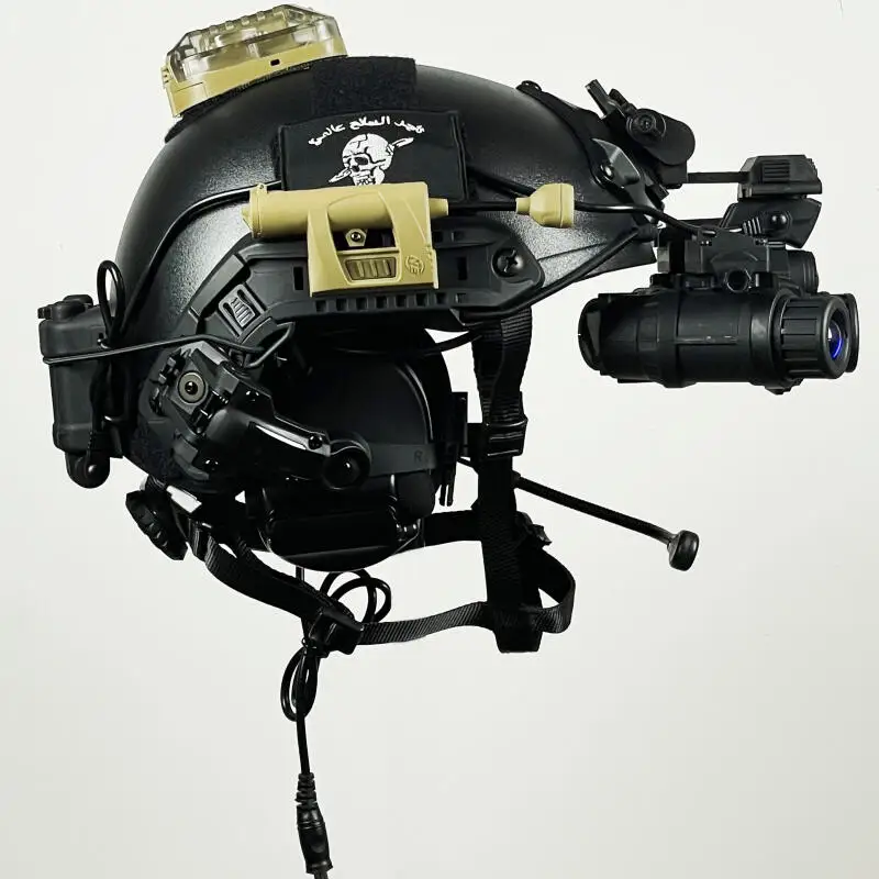 Detalles del casco y equipamiento