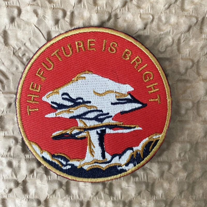The Future Is Bright Mushroom Cloud moral emblemas brazalete, espada rusa, parche bordado, gancho, mochila táctica, pegatina, insignia - imagen 3
