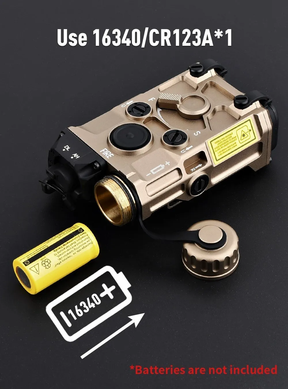 Una cámara de color dorado con una batería amarilla