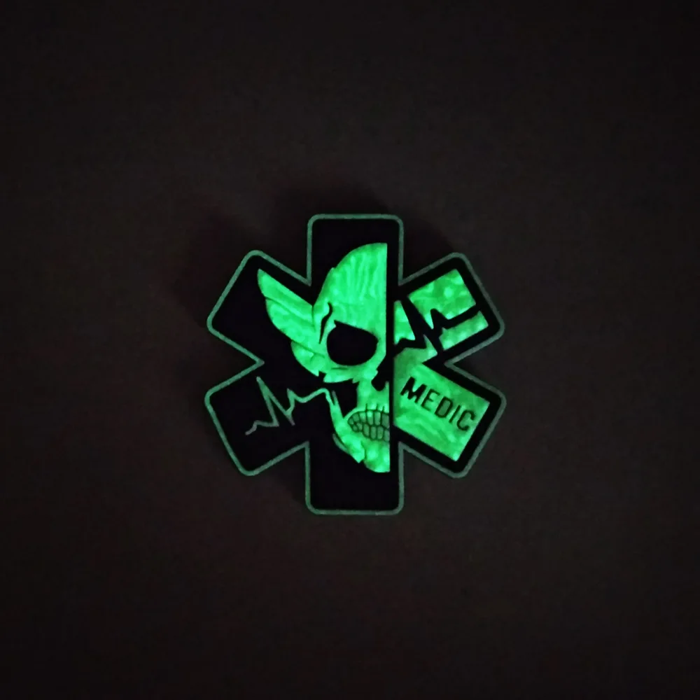 MEDIC-insignia de brazo de moral táctica médica, huesos cruzados de calavera, parches militares de PVC para ropa, parche para costura de ropa, bordado DIY - imagen 2