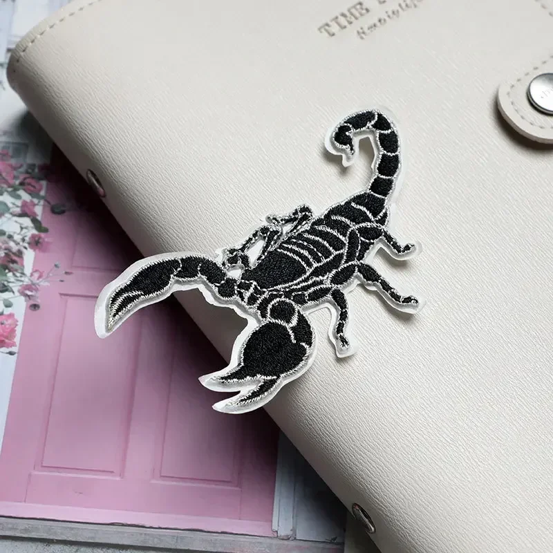 Parches bordados de animales, insignia de moral de murciélago, escorpión de araña, parche personalizado para agujeros de coche, Parche de ropa autoadhesivo - imagen 4