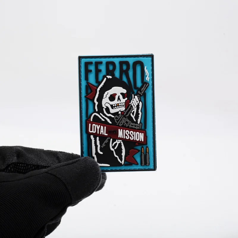 Parche de PVC con calavera táctica LOYAL TO THE MISSION, insignia de moral luminosa, brazalete militar con gancho y bucle, pegatina para mochila - imagen 2