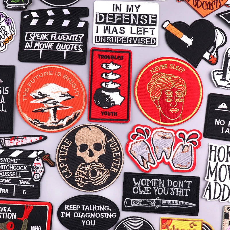 Nuevas chaquetas, mochila, parches bordados para coser, parche DIY Punk/cráneo, parches para planchar para ropa, parche de cinta musical Rock, insignias para coser