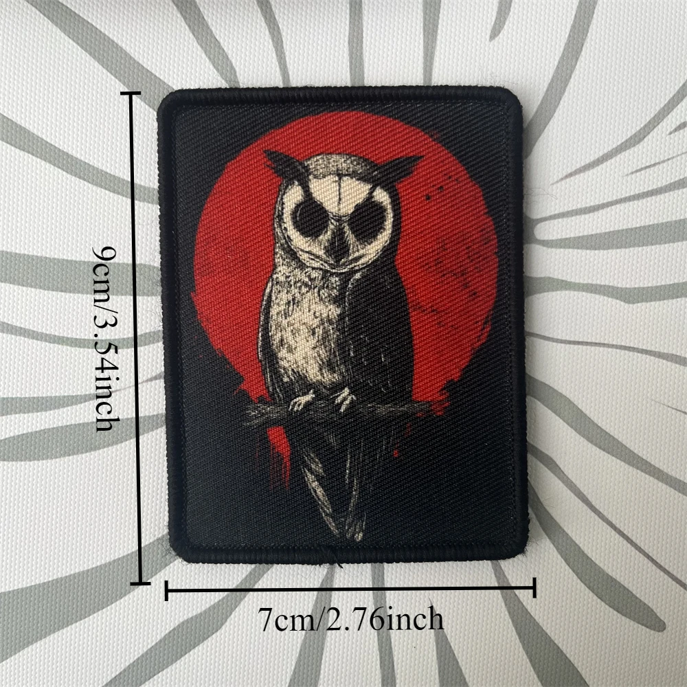 Parche de gancho y bucle con estampado de búho bajo la sangre y la luna, insignia de moral táctica, pegatina decorativa para mochila militar - imagen 3