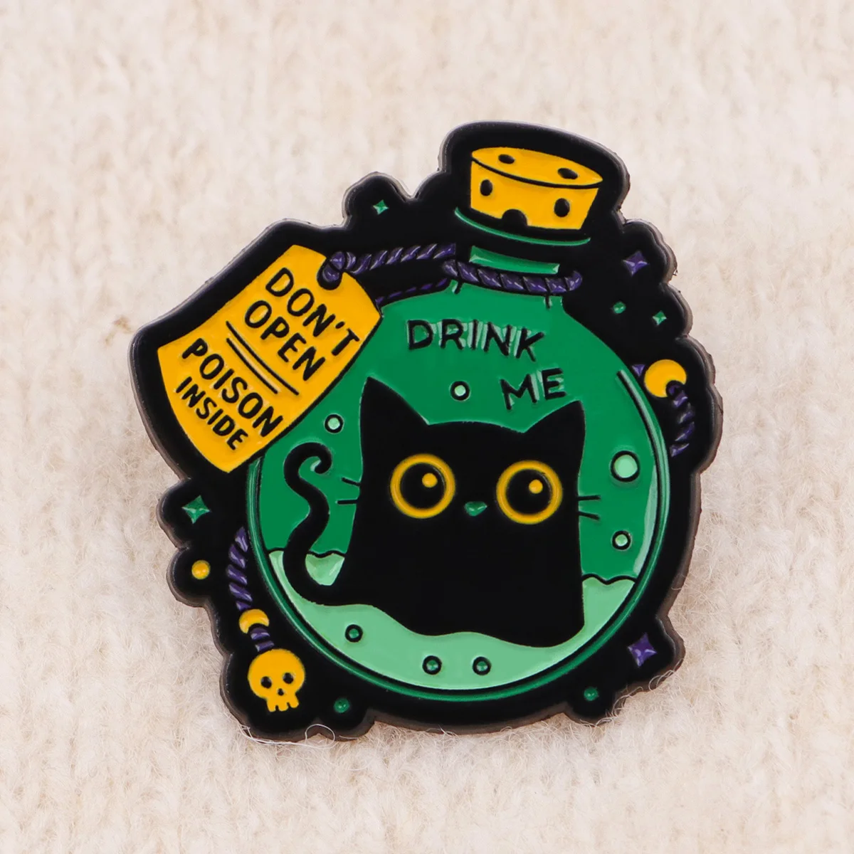 Pin esmaltado gato negro botella Halloween – Broche solapa gótico - imagen 5