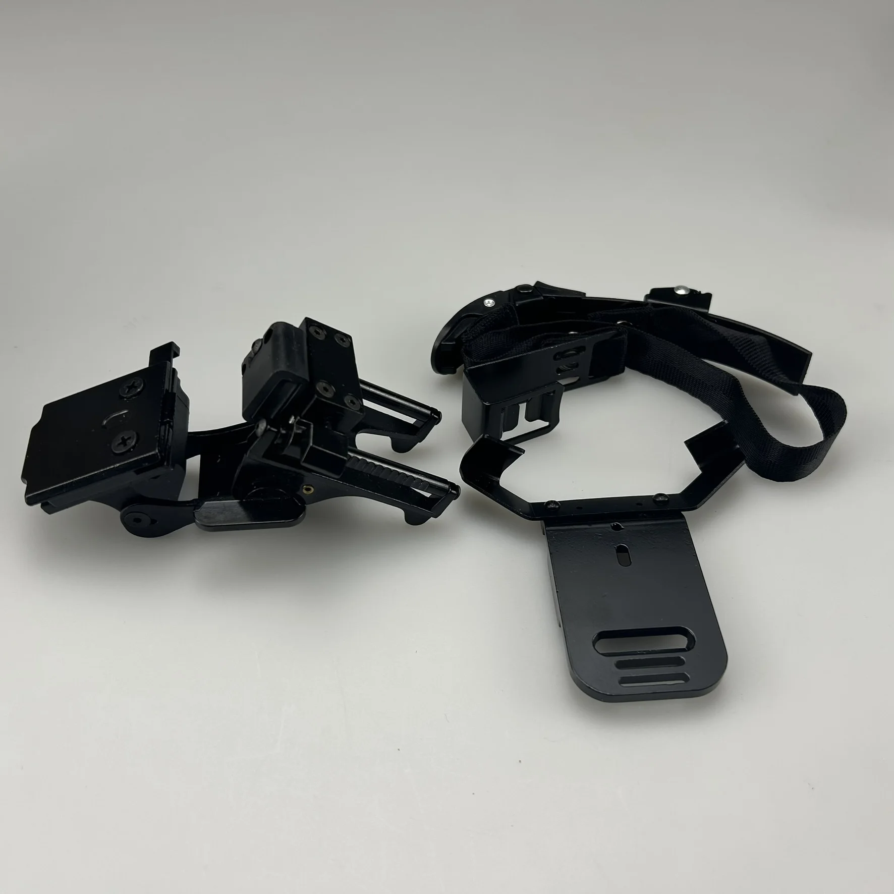 Soporte de dispositivo de visión nocturna versión metálica para casco M88 - imagen 4