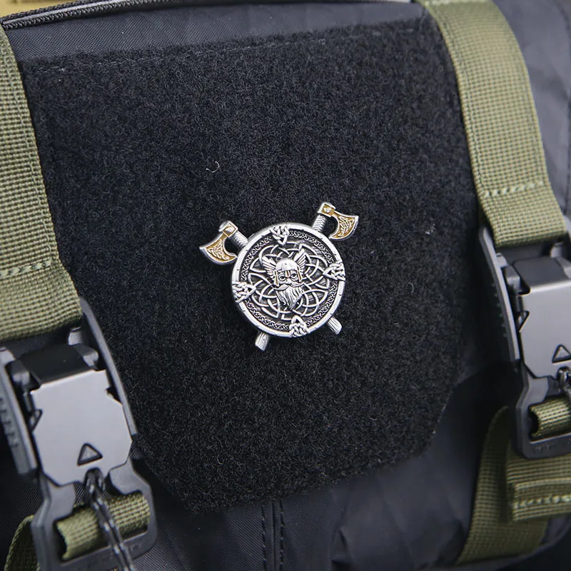 Parches de Metal de tótem vikingo nórdico, insignia táctica de mensajero, Hatchet, mochila para exteriores, ropa, decoración DIY con gancho - imagen 5