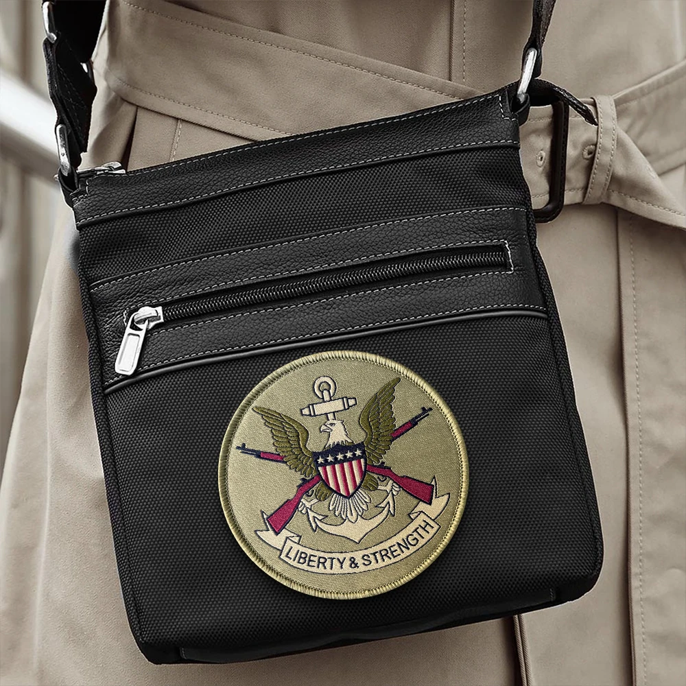 Parche táctico Liberty & Strength – Insignia militar con velcro - imagen 5
