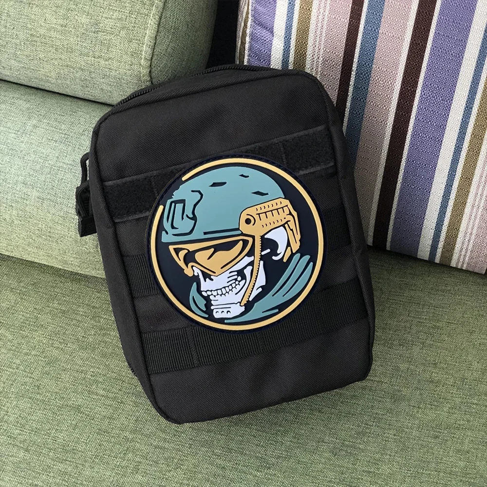 Parche táctico de calavera de piloto de combate, parches de gancho y bucle de PVC, insignia de moral, brazalete del ejército militar, pegatinas para mochila - imagen 5