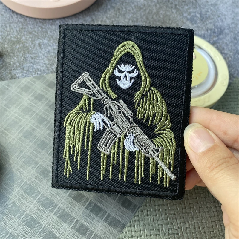 Parche táctico con bordado de calavera verde, insignia de moral, brazalete militar, parche de gancho y bucle para ropa, pegatina para mochila - imagen 3