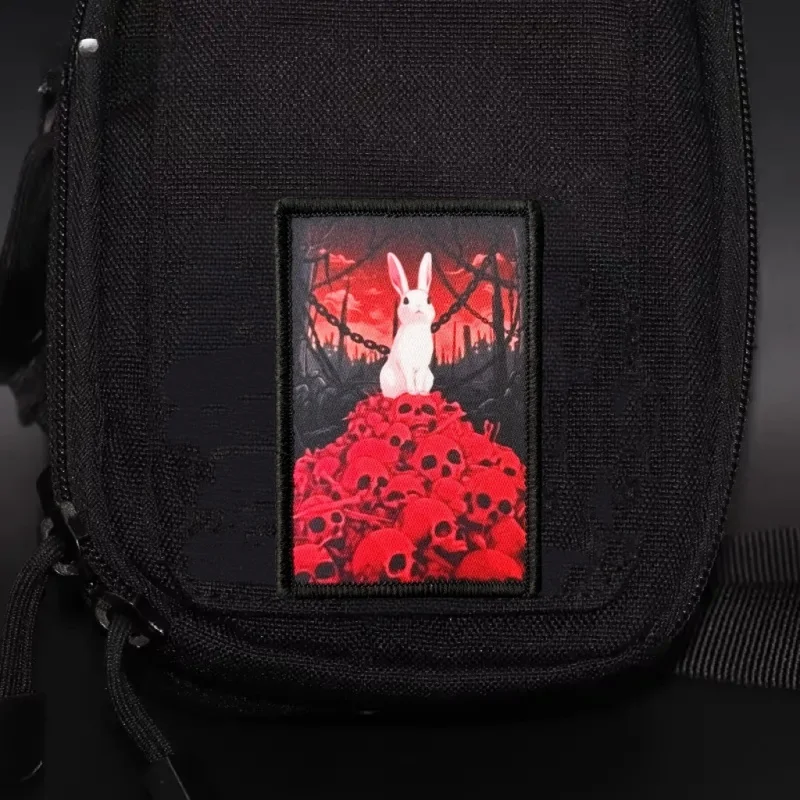 Parche táctico gótico calavera conejo velcro para mochilas y ropa - imagen 2
