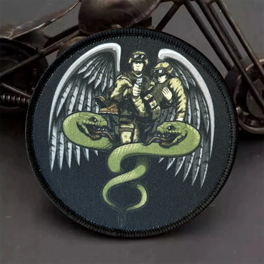 Parche táctico médico caduceo – Emblema con velcro para airsoft - imagen 3