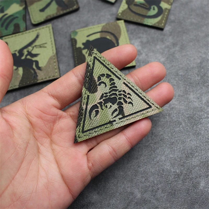 Parche reflectante de la serie de camuflaje, pala, 12 insignias tácticas, Pegaso, Doglegs, ratón, puño de canguro, escorpión para decoración de bolsas de ropa - imagen 5