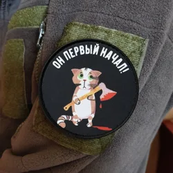 Parche táctico de gato sosteniendo un hacha, parches divertidos de gancho y bucle, insignia de moral militar, brazalete del ejército, pegatinas para mochila
