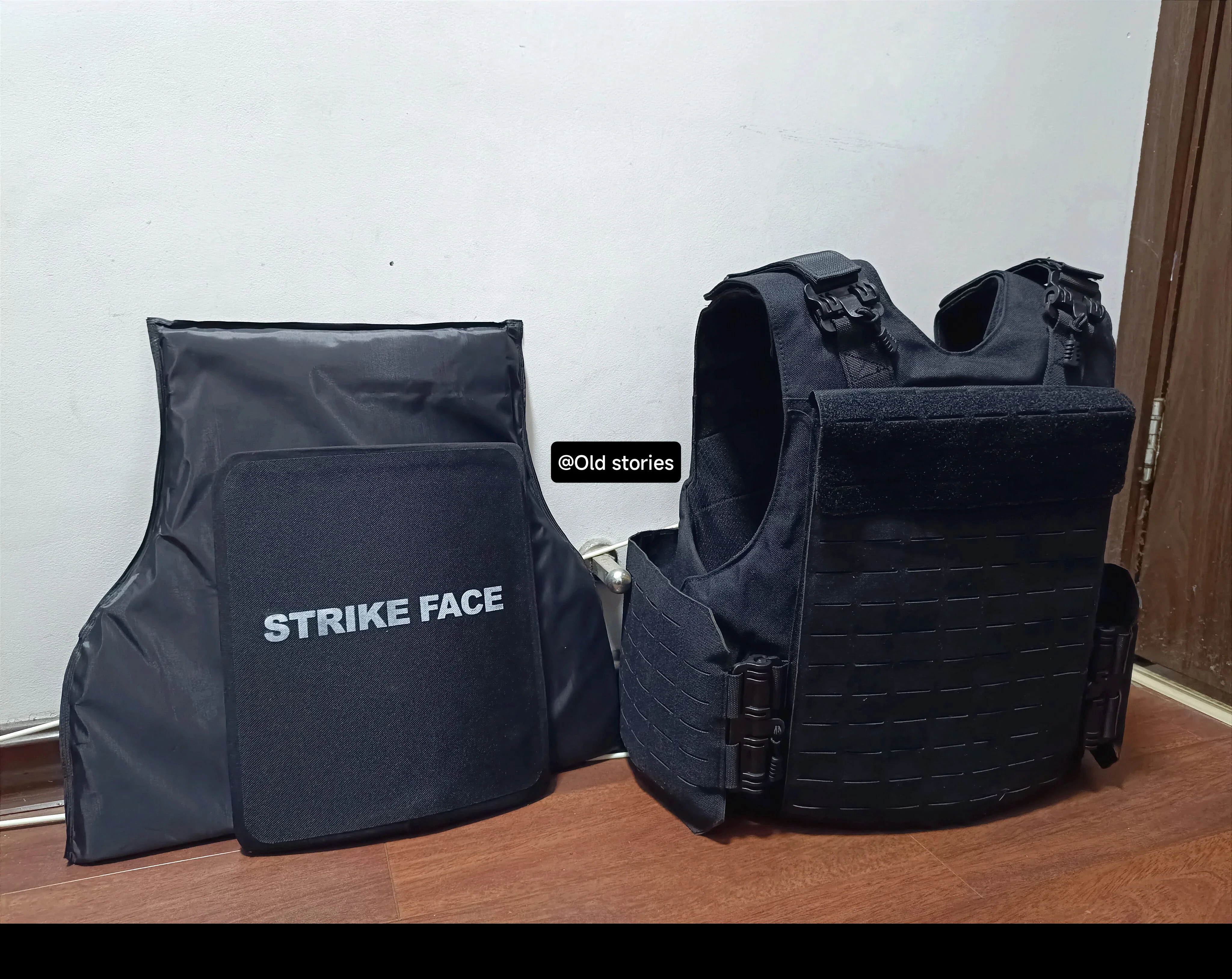 Chaleco táctico de corte láser para traje de adiestramiento al aire libre con protección de puñaladas Molle - imagen 4