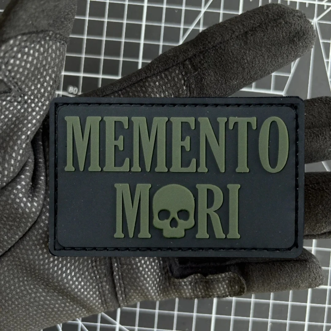 Insignia de moral de calavera "Memento Mori", parche táctico, brazalete militar, parches de gancho y bucle de PVC para ropa, pegatina para mochila - imagen 4
